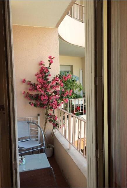 Studios A Golfe Juan Экстерьер фото